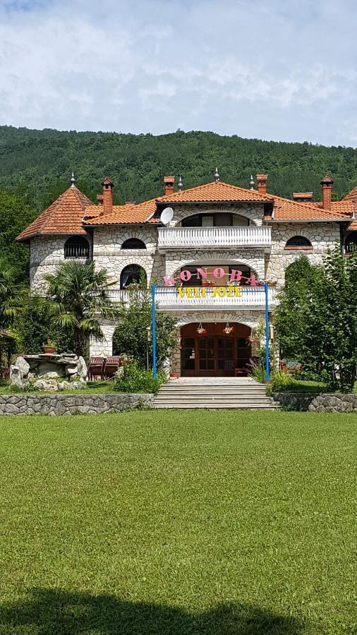 Bungalo Hotel Buzet Exterior photo